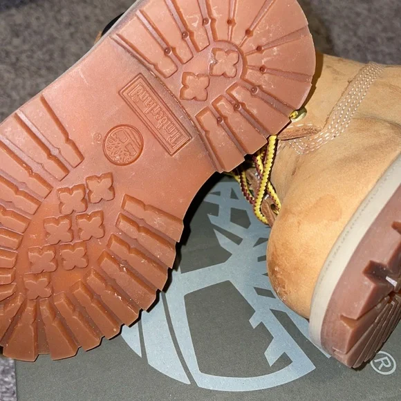 Timberland - Picture 4 of 5
